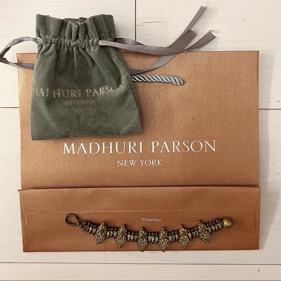 Madhuri Parson New York Surf Yoga TAUPE DIAMOND SHAPED WOVEN BRACELET - Picture 3 of 3